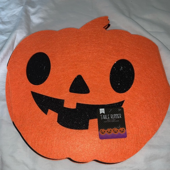 New Halloween pumpkin table runner 1 Ct - Picture 1 of 3